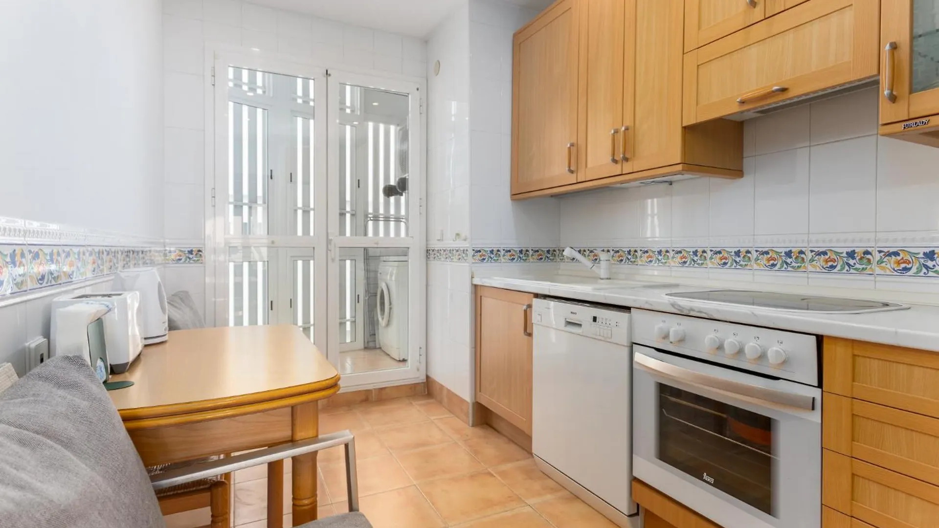 Mtr - Marbella Temporary Rent Two Bedrooms Apartment Av Del Mar 0*,  Spanien