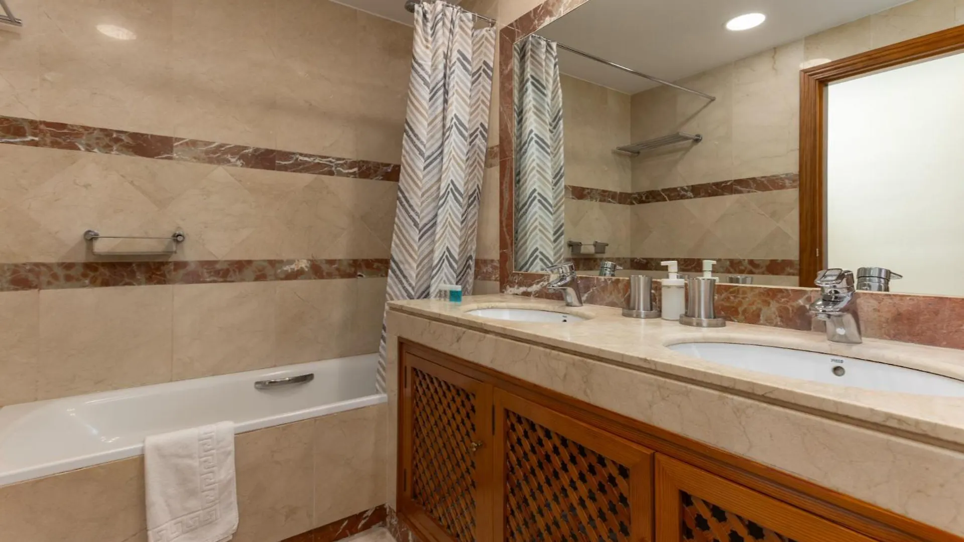 Mtr - Marbella Temporary Rent Two Bedrooms Apartment Av Del Mar Spanien