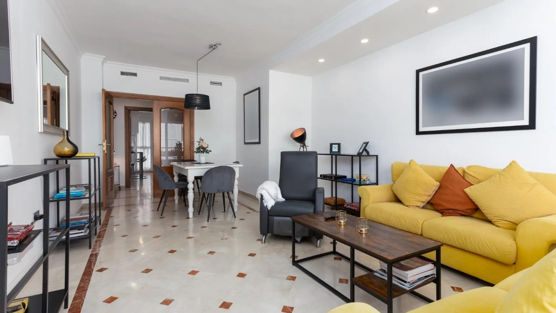 Mtr - Marbella Temporary Rent Two Bedrooms Apartment Av Del Mar 0*,  Spanien