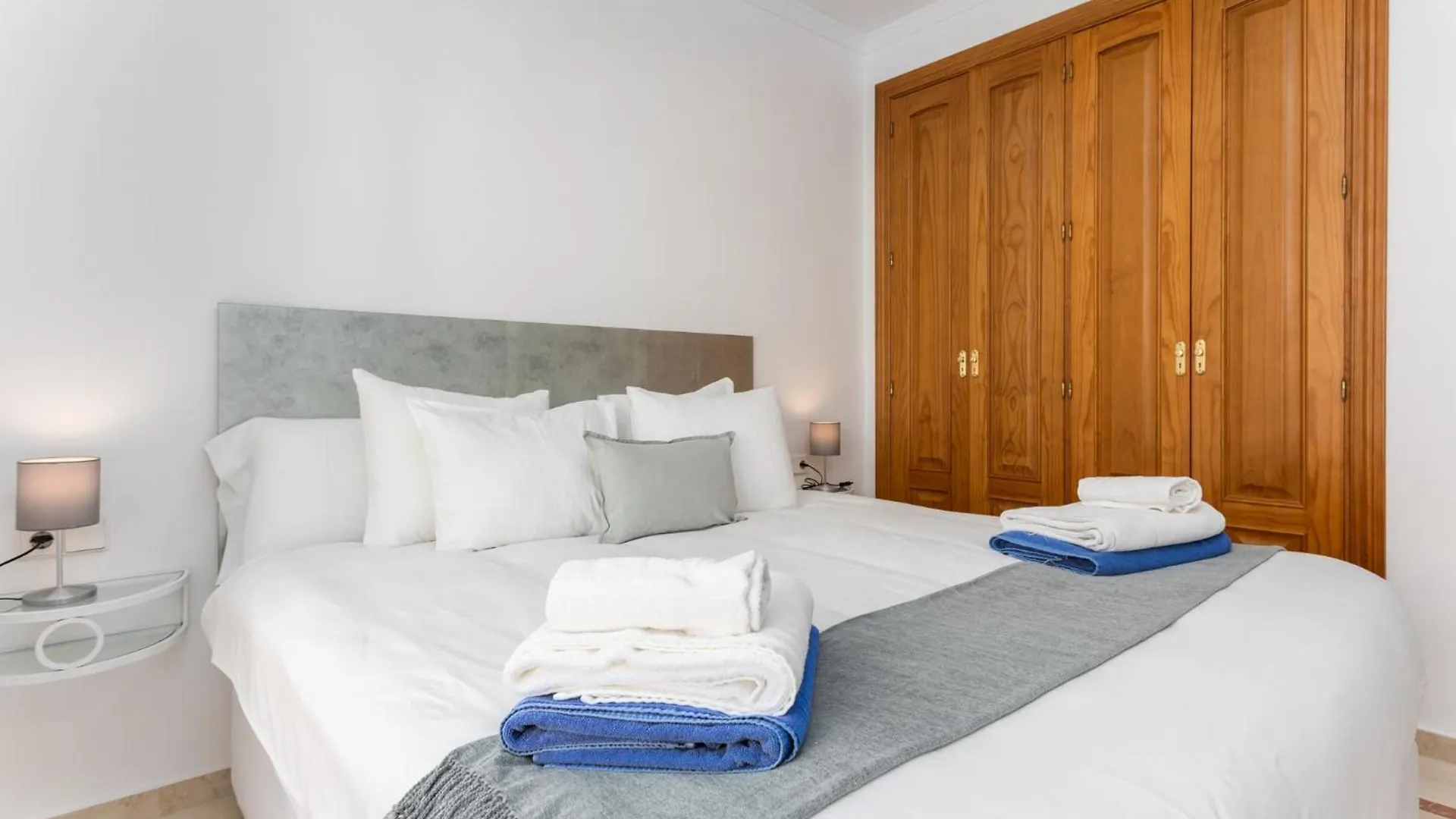 Two Bedrooms Apartment Avenida Del Mar Marbella Spanien